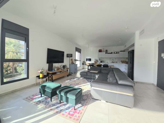 דירה, ברנדייס 11, מרכז דרום, רעננה