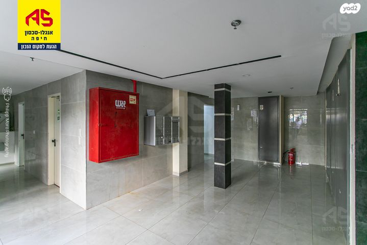 דירה, מעלות הבוצרים, מרכז הכרמל, חיפה