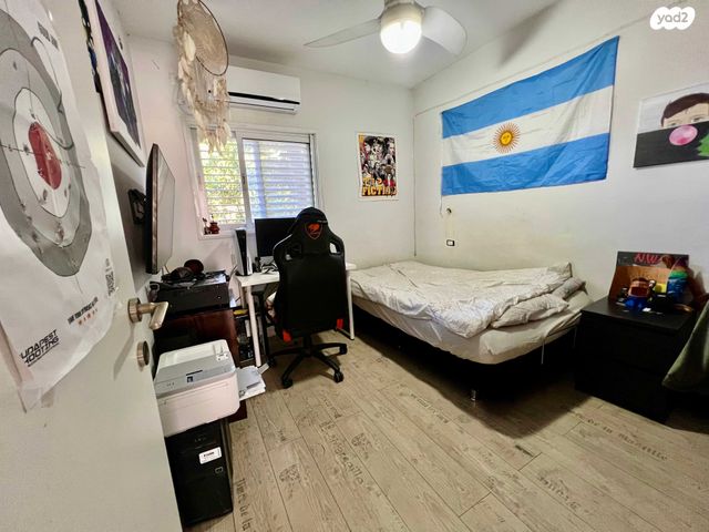 דירת גן, חוחית, אלפי מנשה