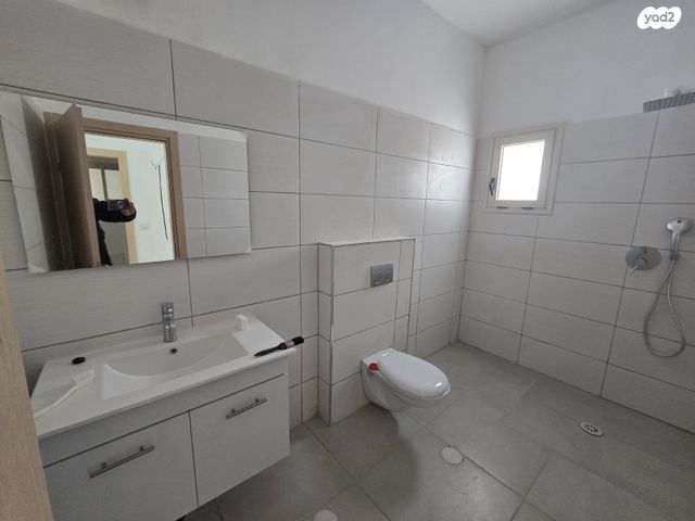 דירה, אסא המלך, יהושפט, ערד