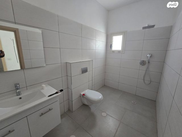 דירה, אסא המלך, יהושפט, ערד