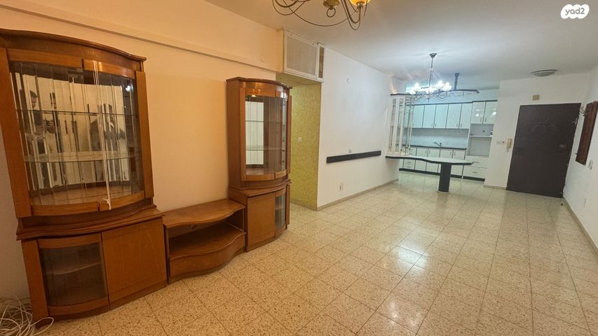 קרן היסוד 19