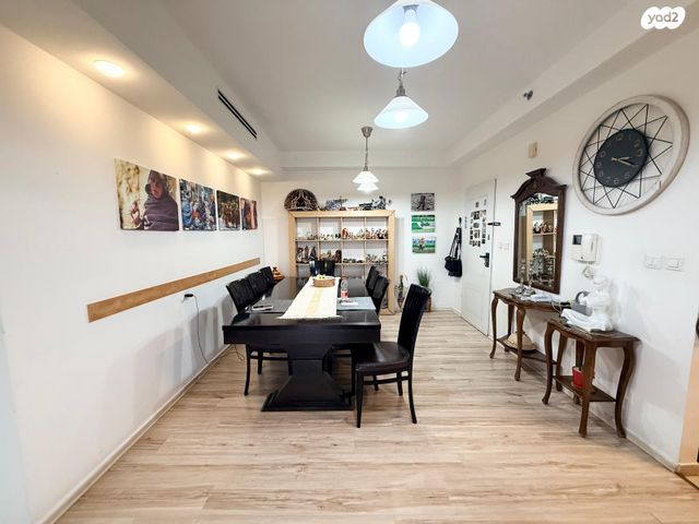 דירה, יצחק בן צבי 10, מתחם 200, הוד השרון