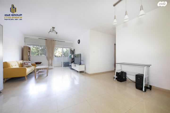 דירה, יונה צבי פיינשטיין, מישור הנוף, ראשון לציון