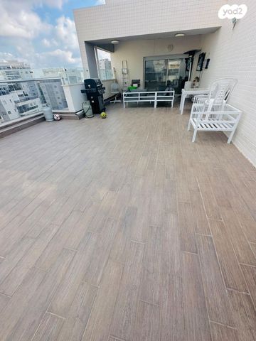 גג/ פנטהאוז, הזמיר, נהריה הירוקה, נהריה