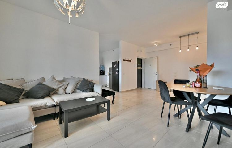 דירה, רועי קליין, קרית קריניצי, רמת גן