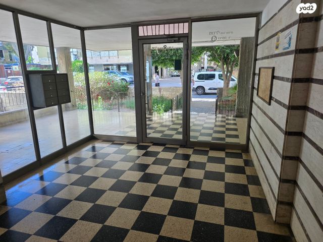 דירה, מנדלי מוכר ספרים, לב העיר, בת ים