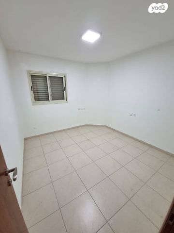 דירה, נחום שריג, רמות הרכס, באר שבע