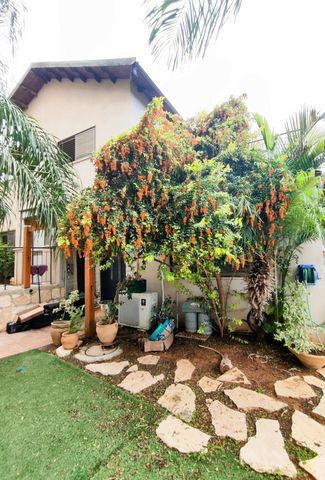 דו משפחתי, צופים, צופים