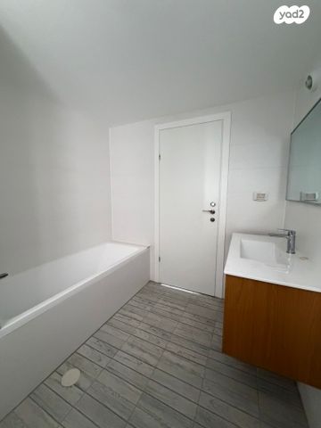 דירה, יעקב פיכמן, קרית אילון, חולון