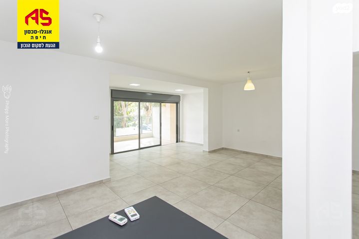 דירה, מעלות הבוצרים, מרכז הכרמל, חיפה