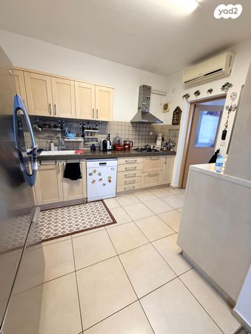 דירה, יצחק בן צבי 10, מתחם 200, הוד השרון