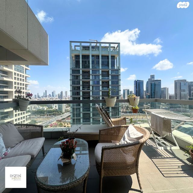 דירה, ניסים אלוני, צמרות איילון, פארק צמרת, תל אביב יפו