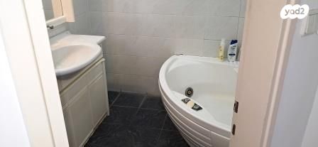 דירה, סמטת אלברט, נווה יהושע, ערמונים, רמת גן