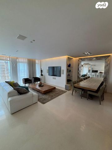 הגוש הגדול, רמת אביב החדשה, נופי ים