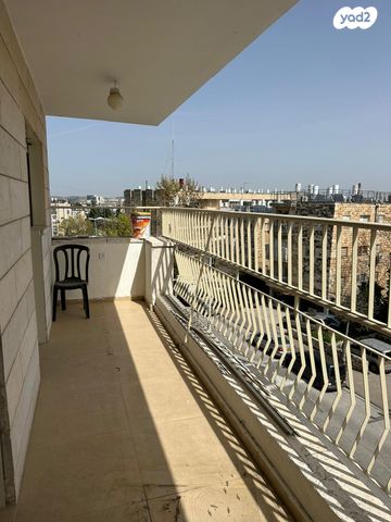 דירה, הרב עוזיאל, בית וגן, ירושלים