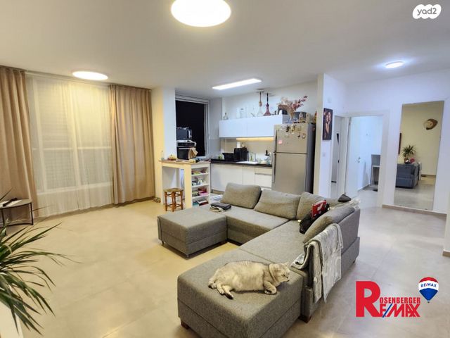 דירה, שדרות בר אילן 18, דרום מערב ותיק, בת ים