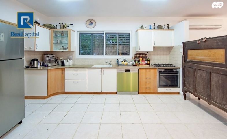 דו משפחתי, הלוויים 8, הדר, הוד השרון