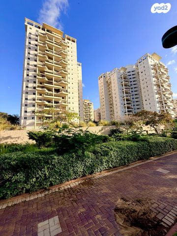 דירה, יצחק בן צבי 10, מתחם 200, הוד השרון