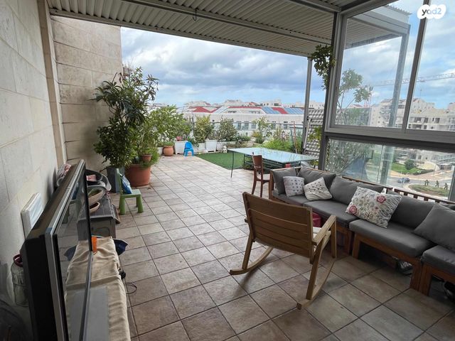 דופלקס, נעמי שמר, נווה זמר, רעננה