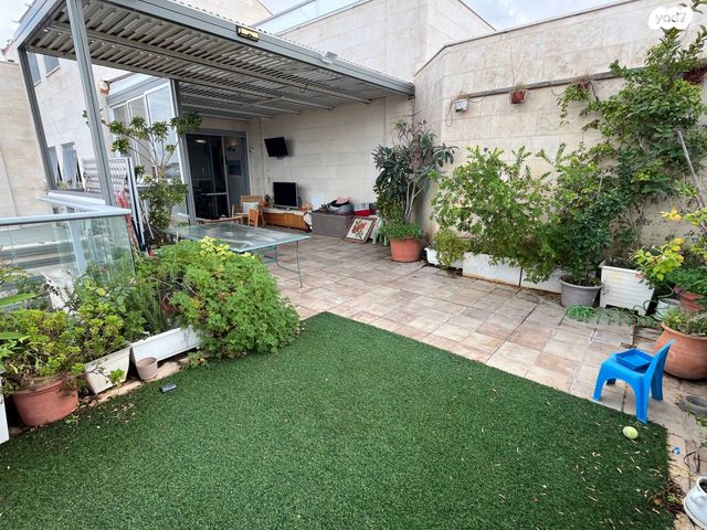 דופלקס, נעמי שמר, נווה זמר, רעננה