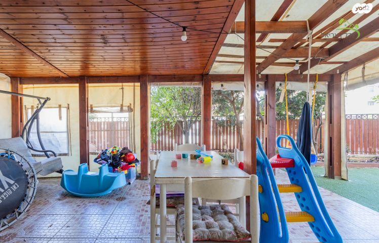 דירת גן, הערבה 52, רובע ג', אריאל