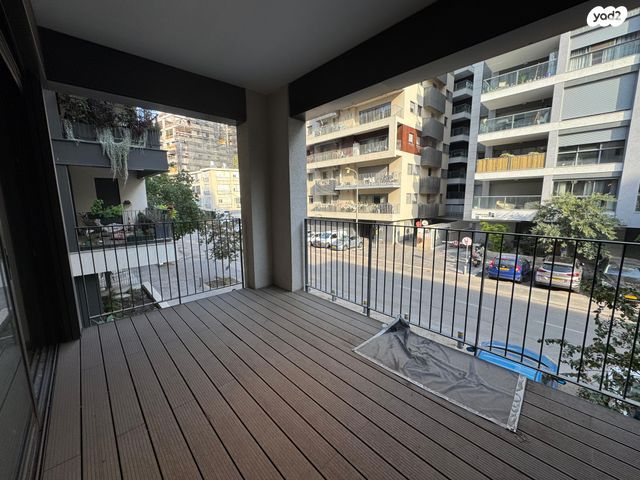 דירה, רות 14, חרוזים, רמת גן