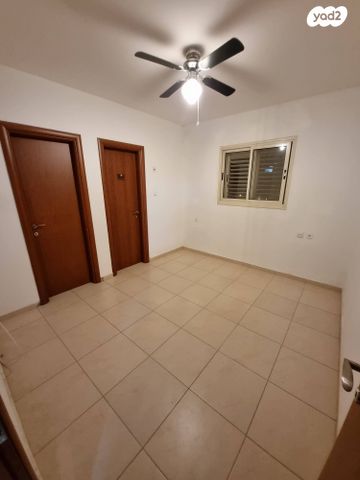 דירה, נחום שריג, רמות הרכס, באר שבע