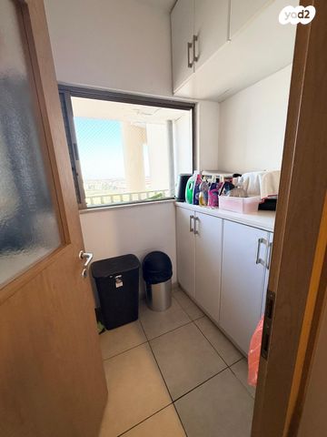 דירה, יצחק בן צבי 10, מתחם 200, הוד השרון