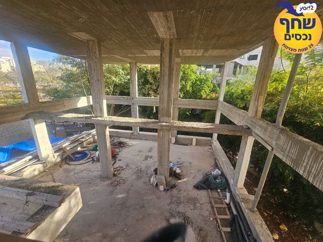 רב ניסים גאון 