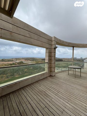 גג/ פנטהאוז, הגוש הגדול, רמת אביב החדשה, נופי ים, תל אביב יפו