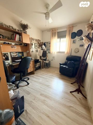 דירה, יצחק בן צבי 10, מתחם 200, הוד השרון