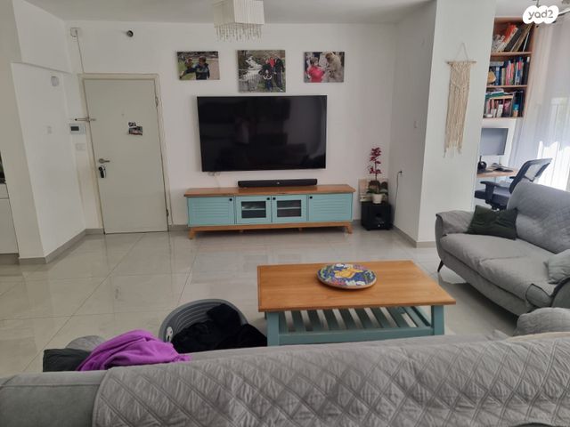 דירה, ארלוזורוב 25, כפר סבא