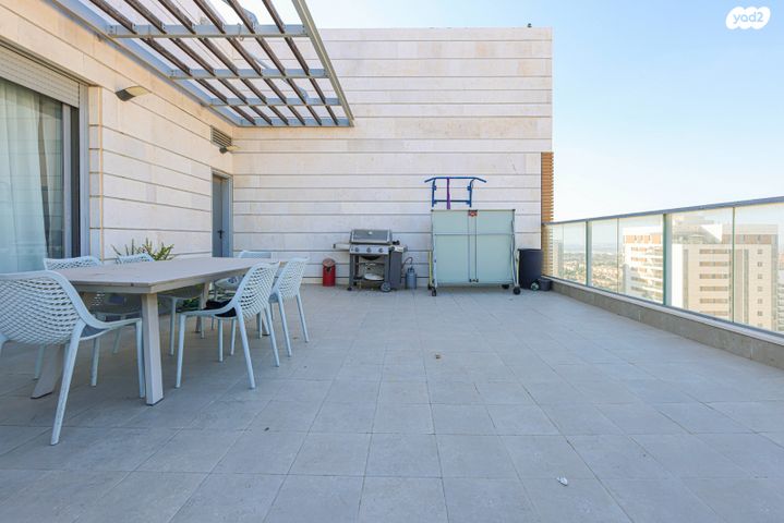 גג/ פנטהאוז, פסגות אפק, ראש העין