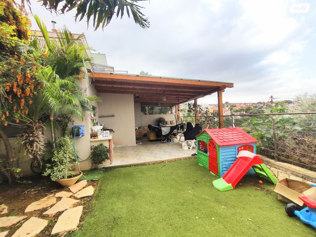 דו משפחתי, צופים, צופים