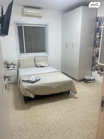 דירת גן, אורנית, אורנית