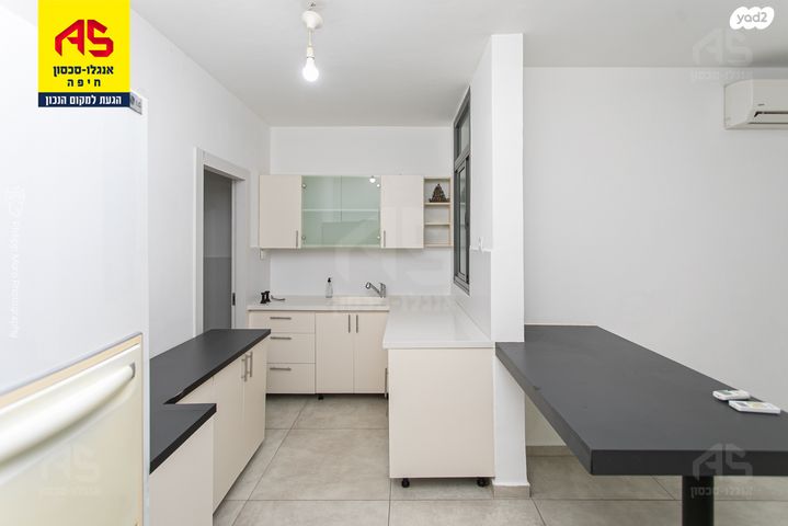 דירה, מעלות הבוצרים, מרכז הכרמל, חיפה