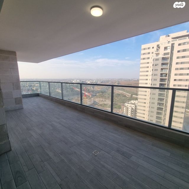 גג/ פנטהאוז, יער אודם 6, נופי בן שמן, לוד