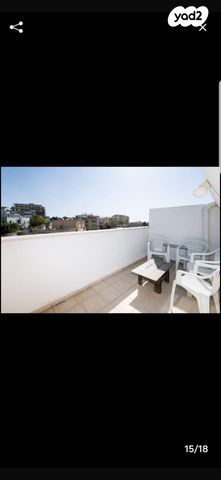 דופלקס, אלכסנדר ינאי, חיפה