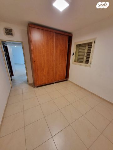 דירה, נחום שריג, רמות הרכס, באר שבע