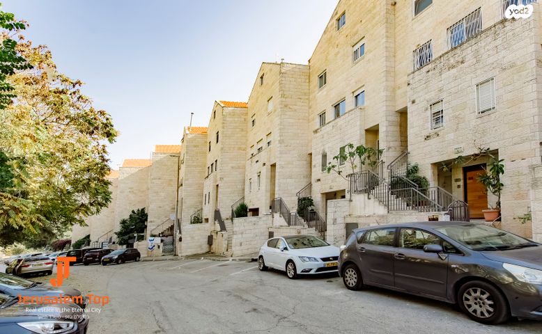 טריפלקס, פרץ ברנשטיין, רמת שרת, ירושלים