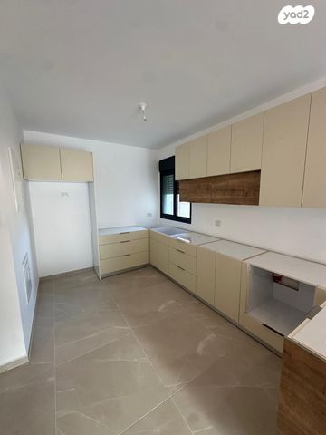 דירת גן, יצחק שמיר, נהריה