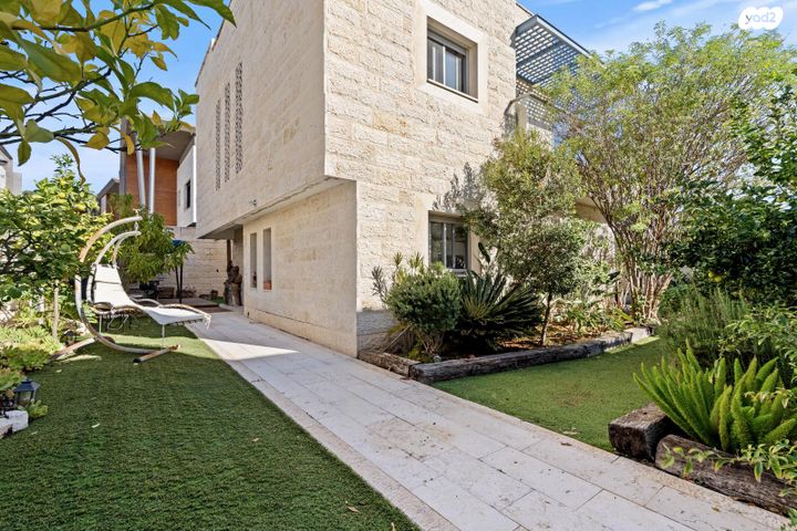 בית פרטי/ קוטג', אסתר המלכה 95, מוריה, מודיעין מכבים רעות