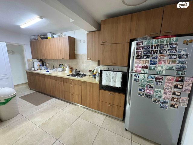 דירה, יצחק בן צבי, משכנות, רמלה