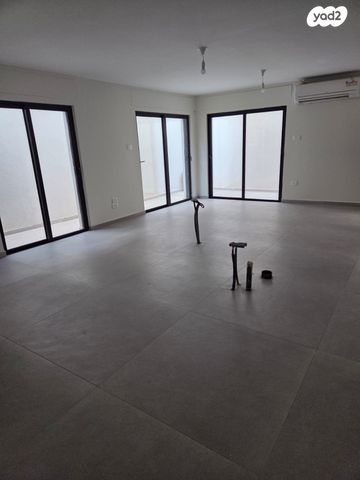 דירת גן, גרין פארק החדשה, הוד השרון