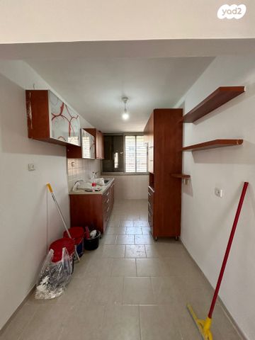 דירה, אלי כהן, קרית ים