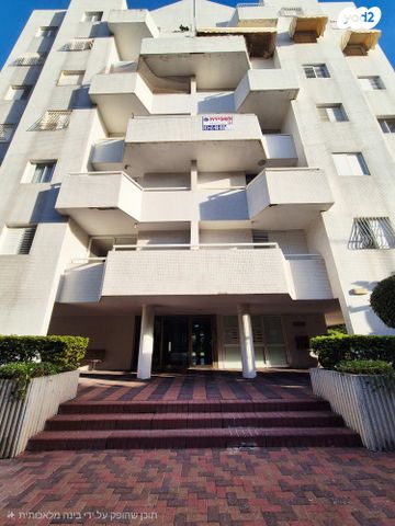 דירה, יונה צבי פיינשטיין, מישור הנוף, ראשון לציון