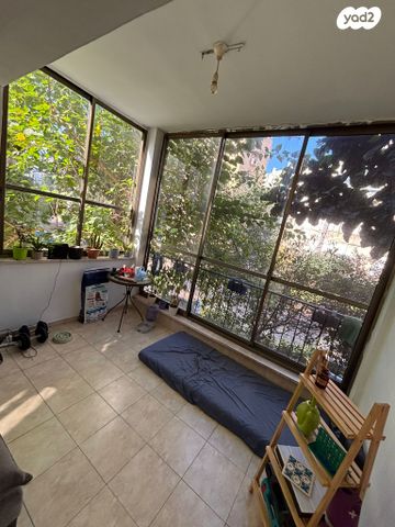 דירה, רמב"ם, גבעת הרמבם, גבעתיים