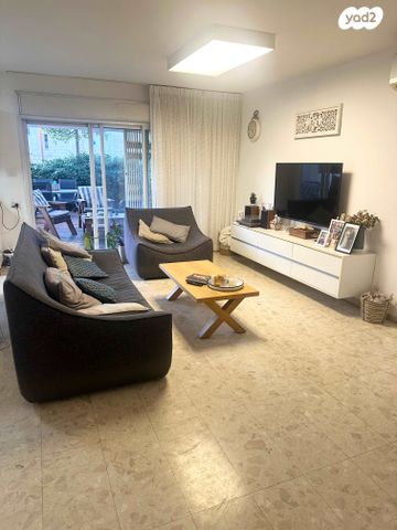 דירת גן, מנתור, מודיעין מכבים רעות