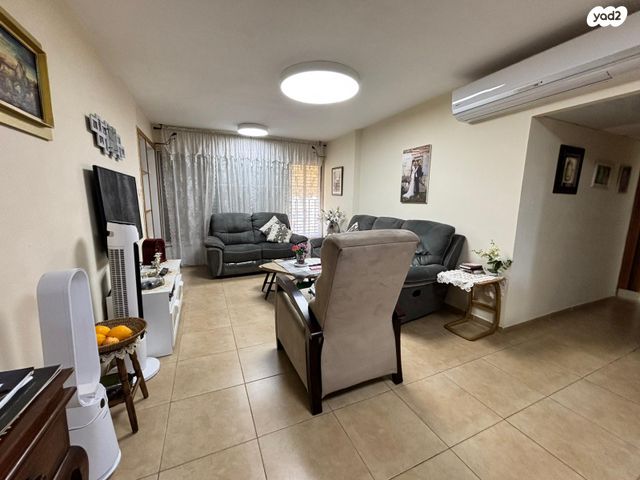 דירה, שלום הגליל, עכו